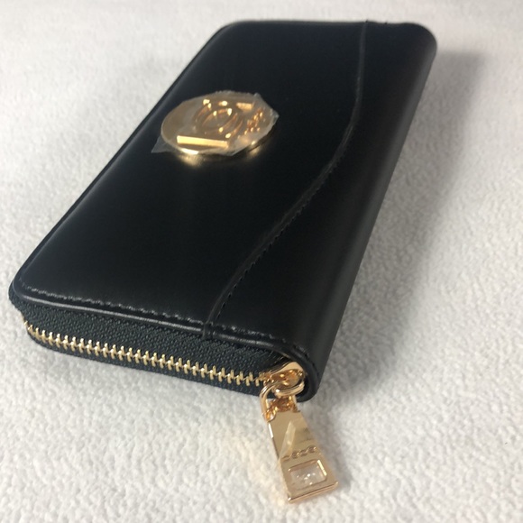 Bebe - Picture 6 of 8